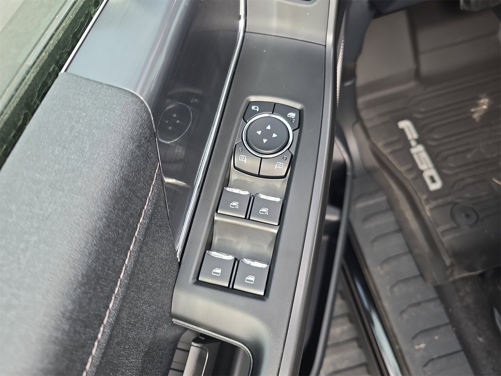 New 2025 Ford F150 Lariat w/ Equipment Group 502A High image 13