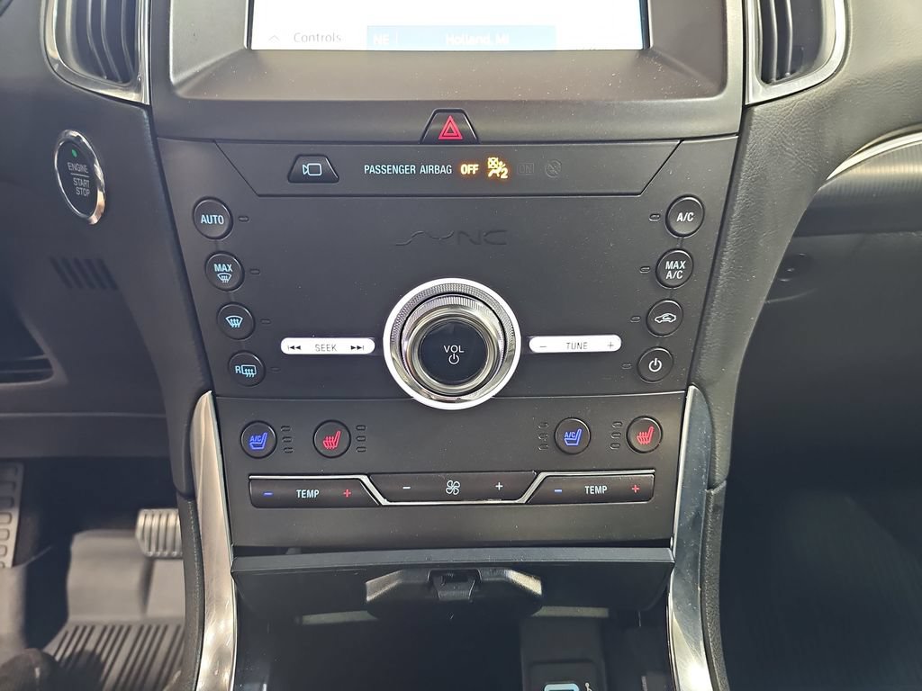 Used 2020 Ford Edge Titanium w/ Equipment Group 301A AWD/4WD image 51