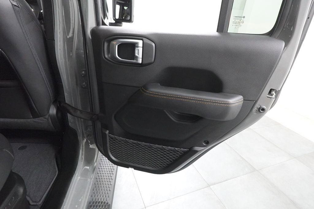Used 2023 Jeep Wrangler Unlimited Sahara AWD/4WD image 31