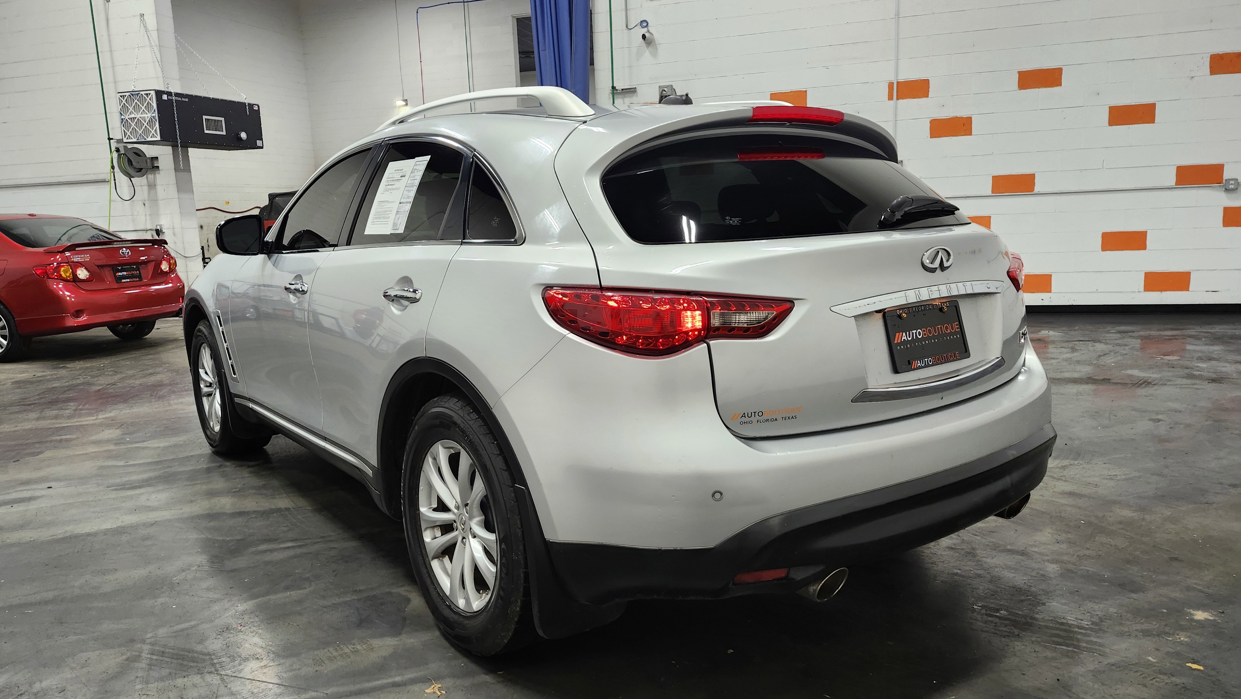 Used 2011 INFINITI FX35 AWD w/ Premium Pkg image 16