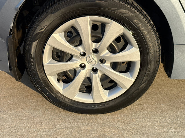 Used 2025 Toyota Corolla LE FWD image 8