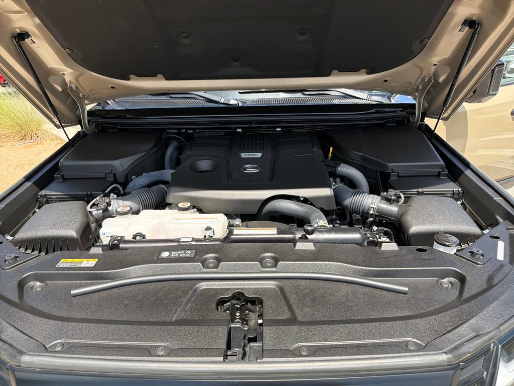 Used 2025 Lexus GX 550 AWD/4WD image 17