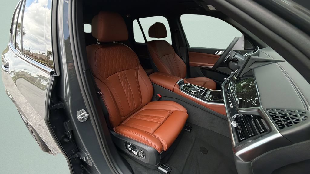 New 2026 BMW X5 xDrive40i w/ M Sport Package AWD/4WD image 19