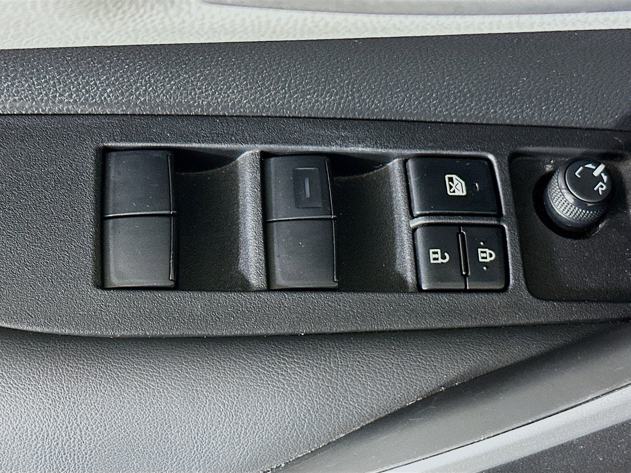 Used 2023 Toyota Corolla SE image 14