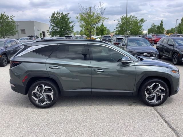 Certified 2022 Hyundai Tucson Limited w/ Cargo Package AWD/4WD image 4
