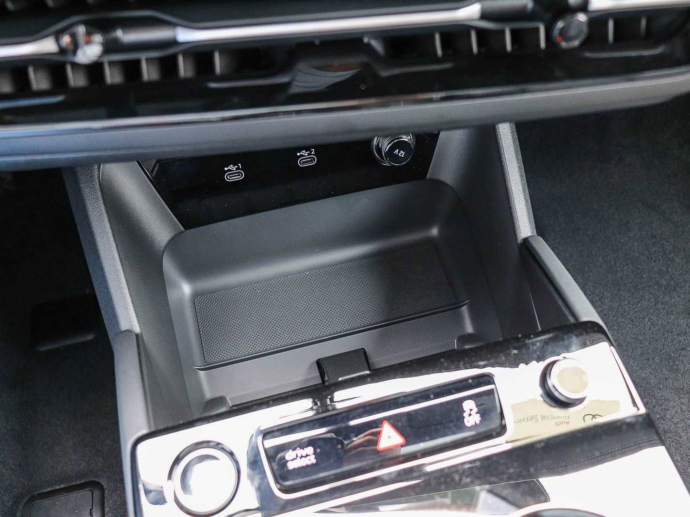 Used 2025 Audi Q6 e-tron Premium w/ Convenience Package RWD image 23