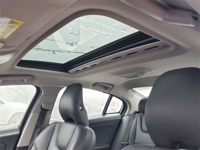 Used 2016 Volvo S60 T5 Premier w/ Climate Package image 12