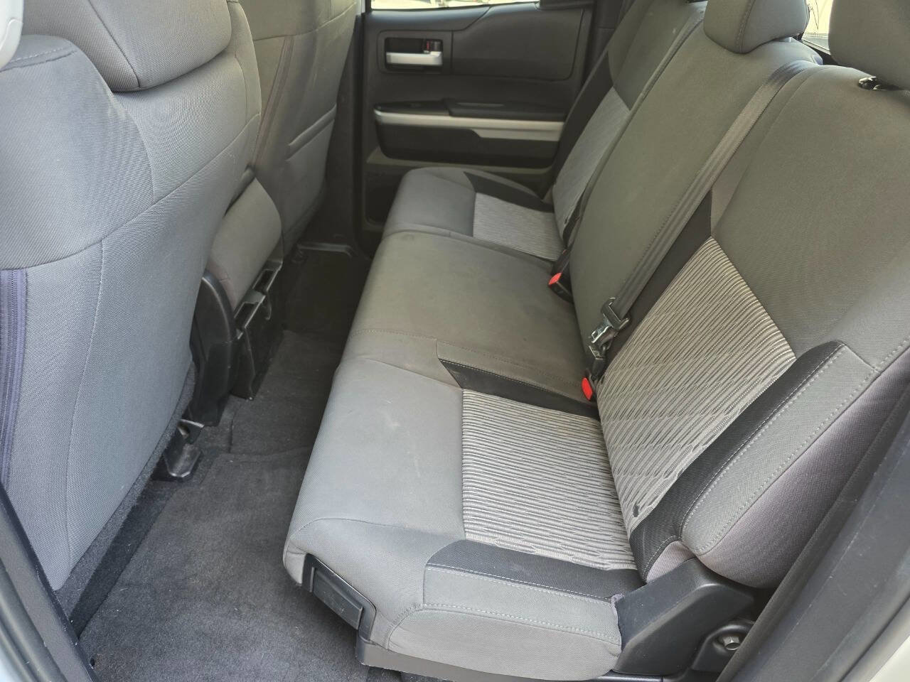 Used 2015 Toyota Tundra SR5 RWD image 28