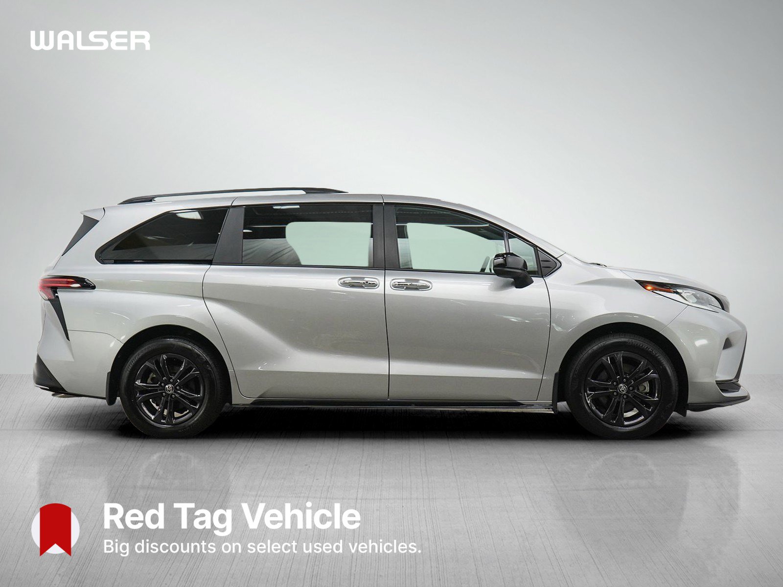 Used 2025 Toyota Sienna XSE AWD/4WD image 6
