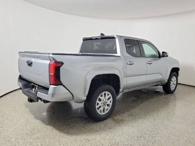 Used 2026 Toyota Tacoma SR5 AWD/4WD image 5