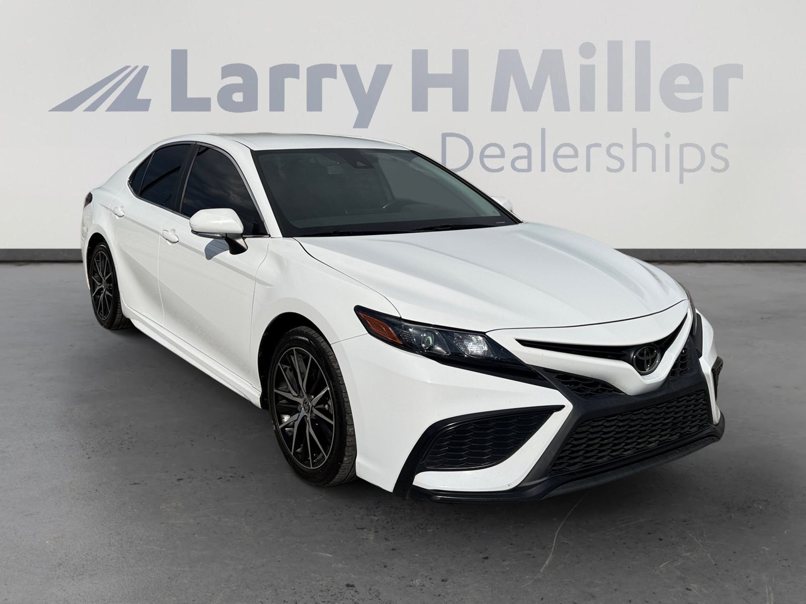 Used 2023 Toyota Camry SE w/ Protection Package (Q2) (TMS) FWD image 7