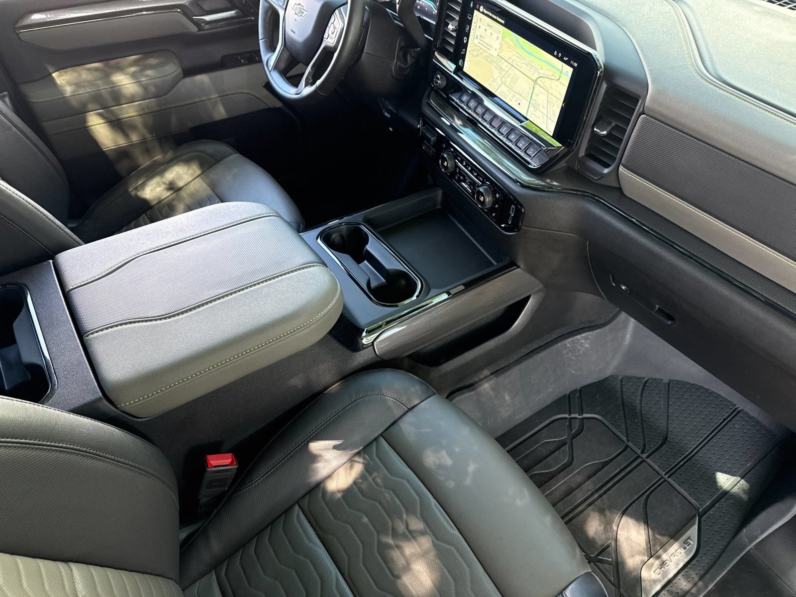 Used 2025 Chevrolet Silverado 2500 ZR2 w/ Technology Package AWD/4WD image 15
