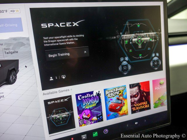 Used 2024 Tesla Cybertruck AWD Crew Cab image 23