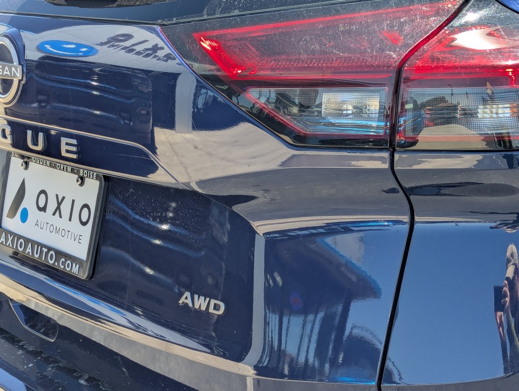 Used 2025 Nissan Rogue SV AWD/4WD image 4
