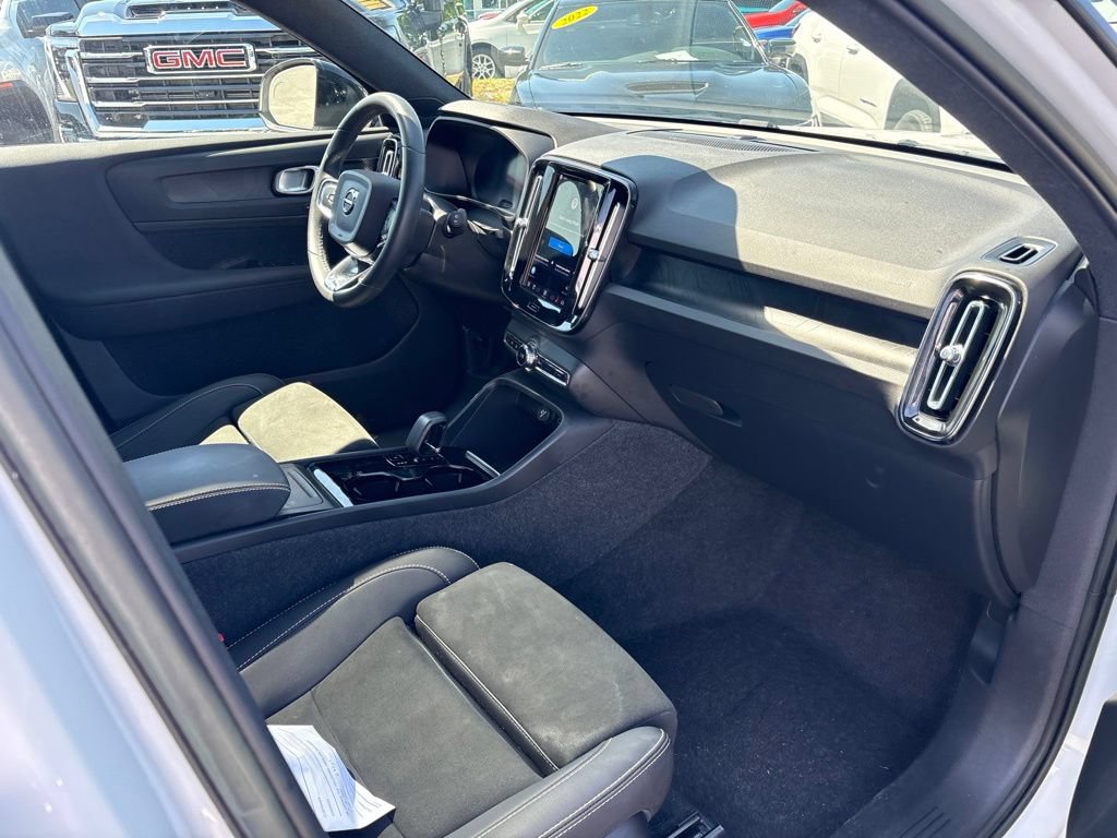 Used 2023 Volvo XC40 Recharge Ultimate AWD/4WD image 8