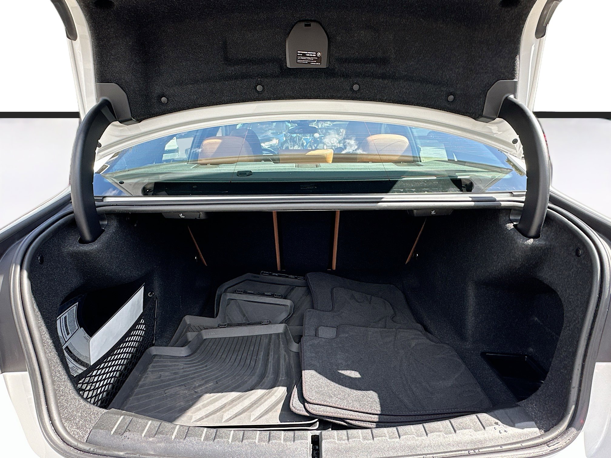 Certified 2025 BMW 330i Sedan w/ M Sport Package image 27