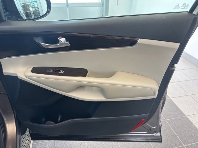 Used 2019 Kia Sorento LX w/ LX Convenience Package image 13