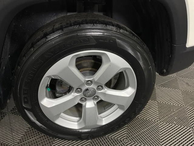 Used 2018 Jeep Compass Latitude w/ Cold Weather Group FWD image 41