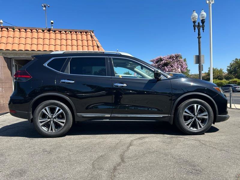 Used 2018 Nissan Rogue SL w/ Premium Package FWD image 3