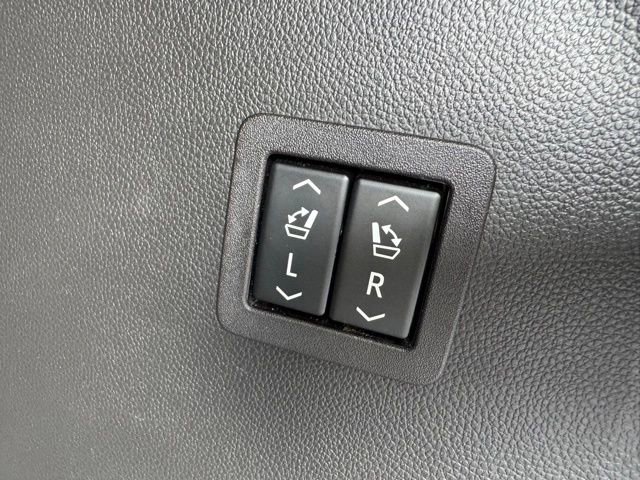 Used 2022 Buick Enclave Avenir w/ Avenir Technology Package image 29