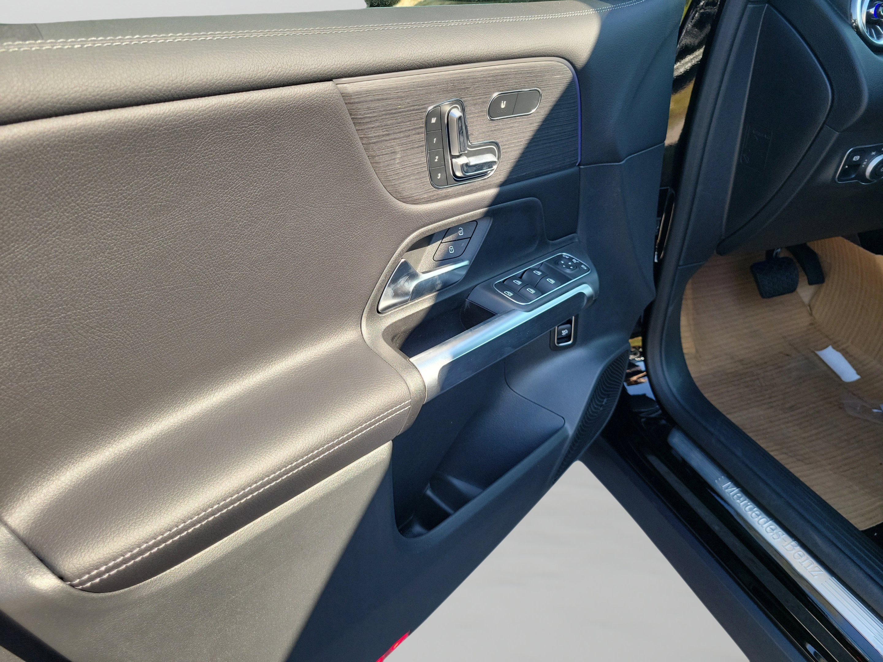 Certified 2026 Mercedes-Benz GLB 250 image 28