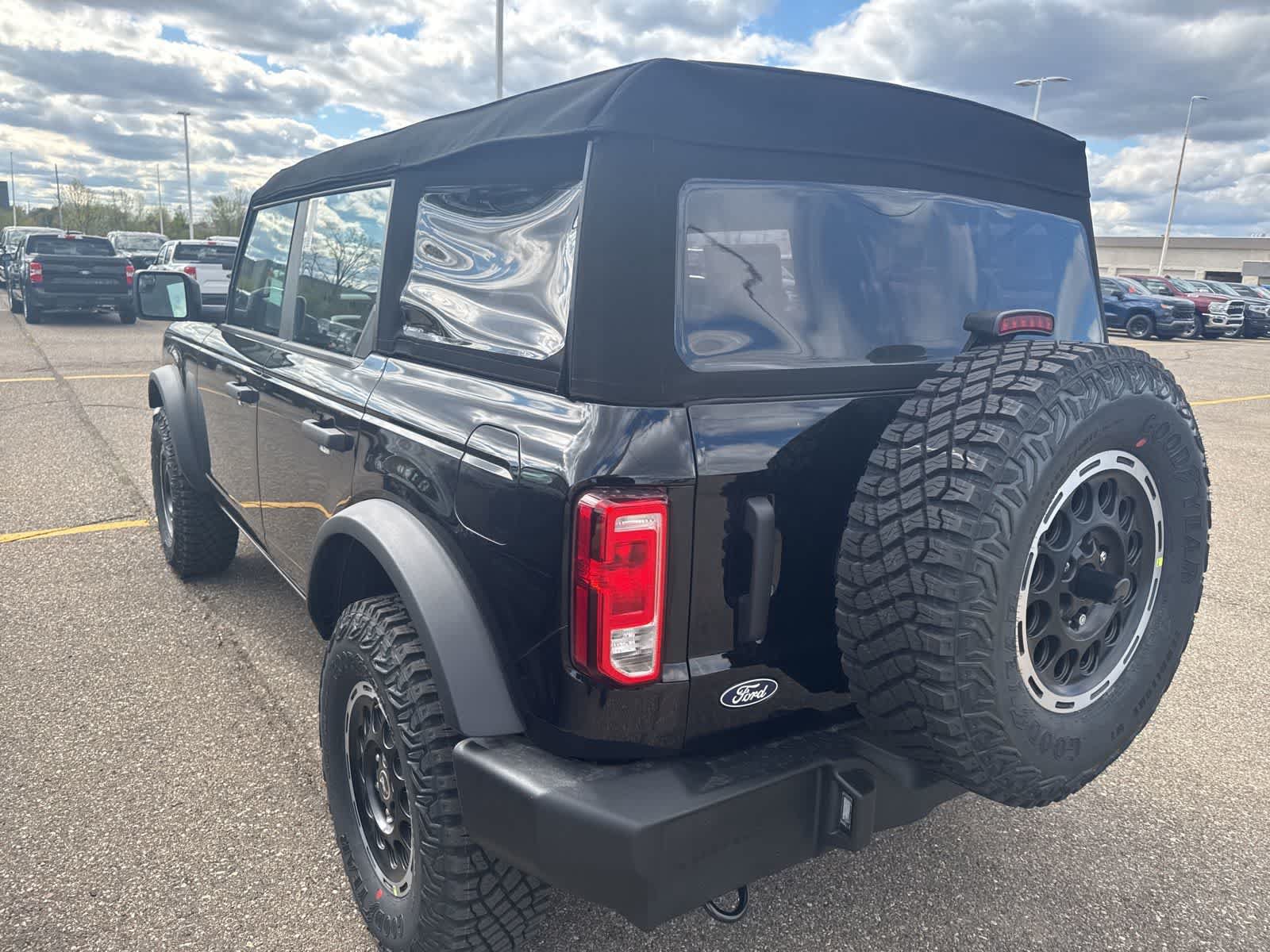 New 2026 Ford Bronco 4-Door AWD/4WD image 22