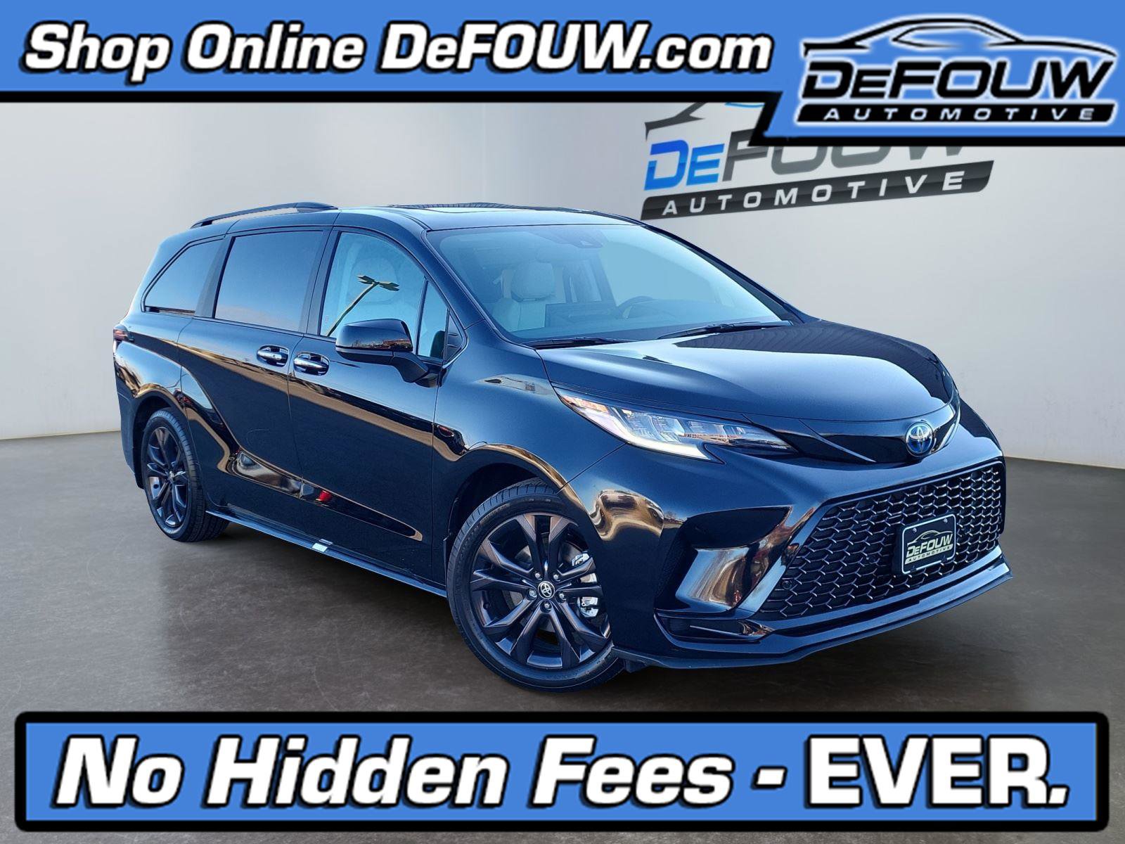 Used 2025 Toyota Sienna XSE image 1