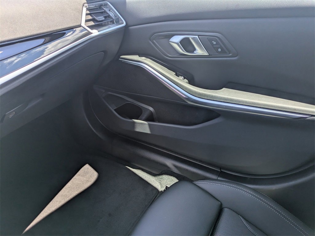 Used 2024 BMW 330e image 19