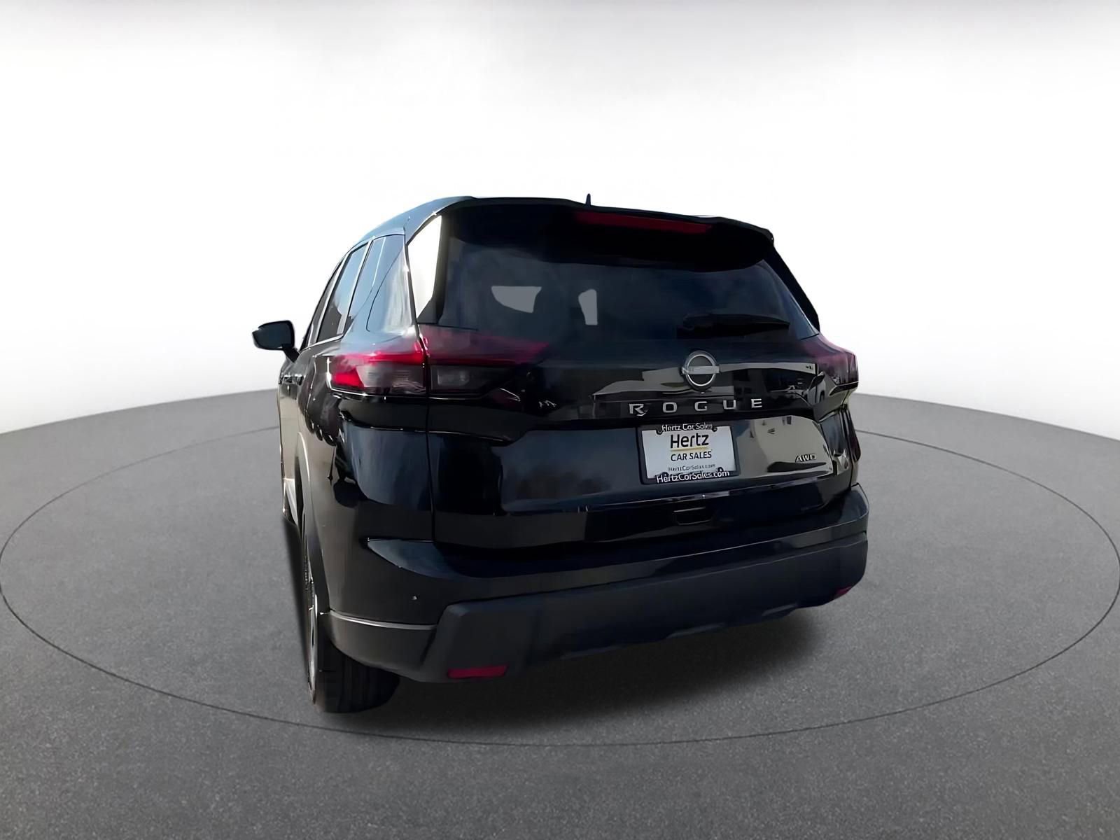 Used 2025 Nissan Rogue SV image 11