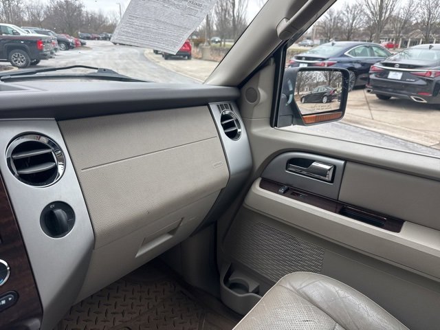 Used 2010 Ford Expedition Limited image 29
