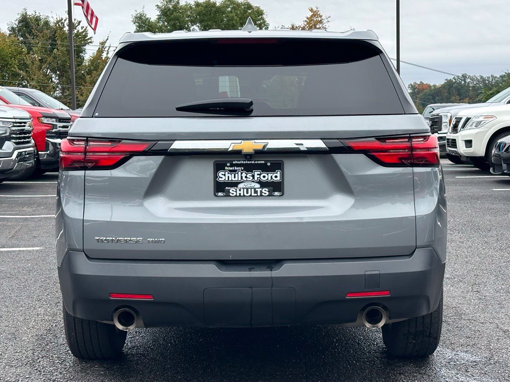 Used 2023 Chevrolet Traverse LS w/ Safety Package AWD/4WD image 5
