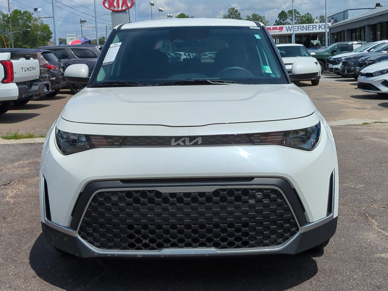 Certified 2025 Kia Soul LX w/ LX Technology Package FWD image 9