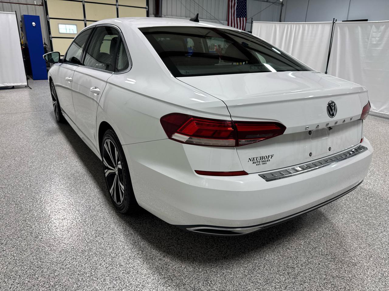 Used 2021 Volkswagen Passat 2.0T SE FWD image 8