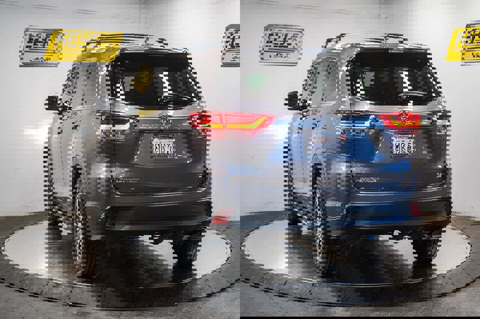 Used 2019 Toyota Highlander XLE image 2