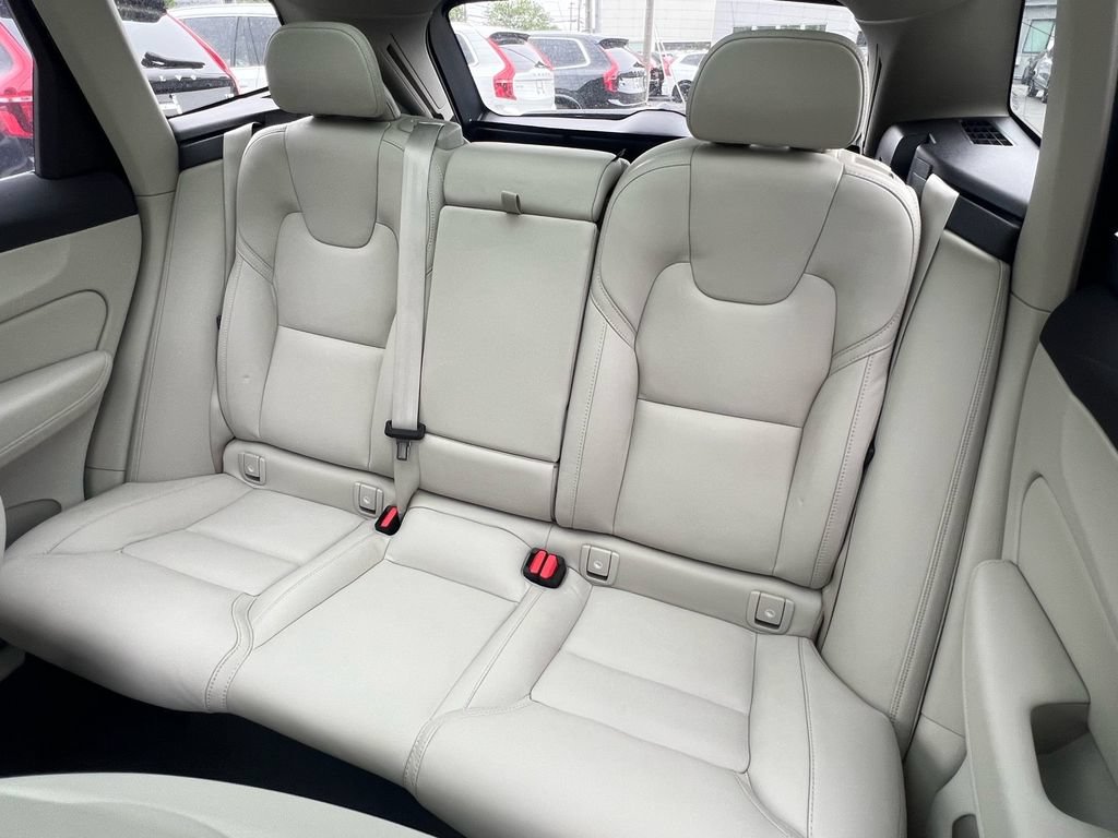 Certified 2024 Volvo XC60 T8 Ultimate w/ Climate Package AWD/4WD image 22