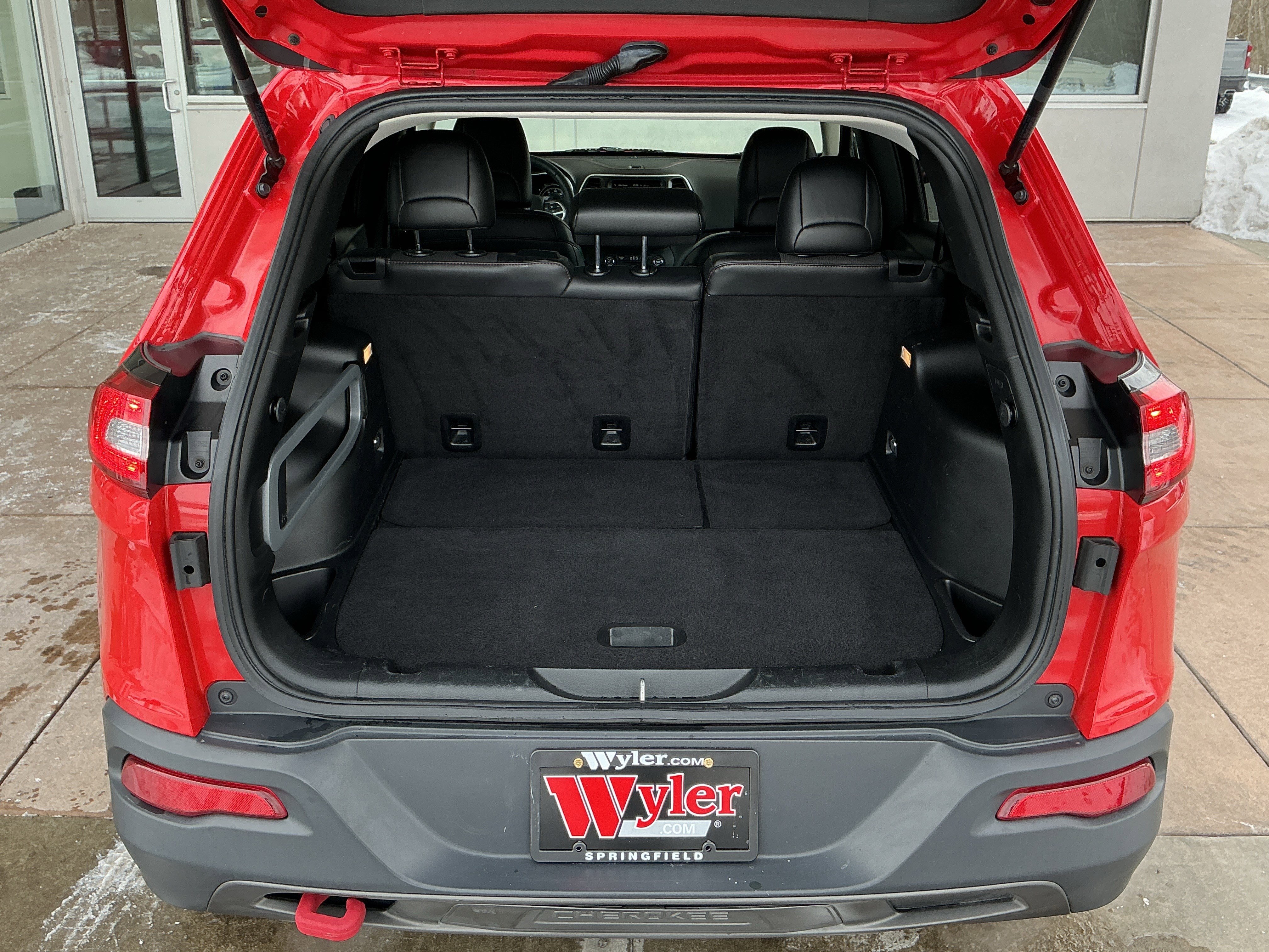 Used 2017 Jeep Cherokee Trailhawk w/ Cold Weather Group image 24