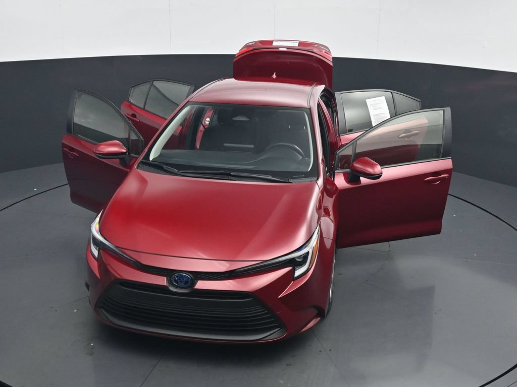 Used 2025 Toyota Corolla LE FWD image 43