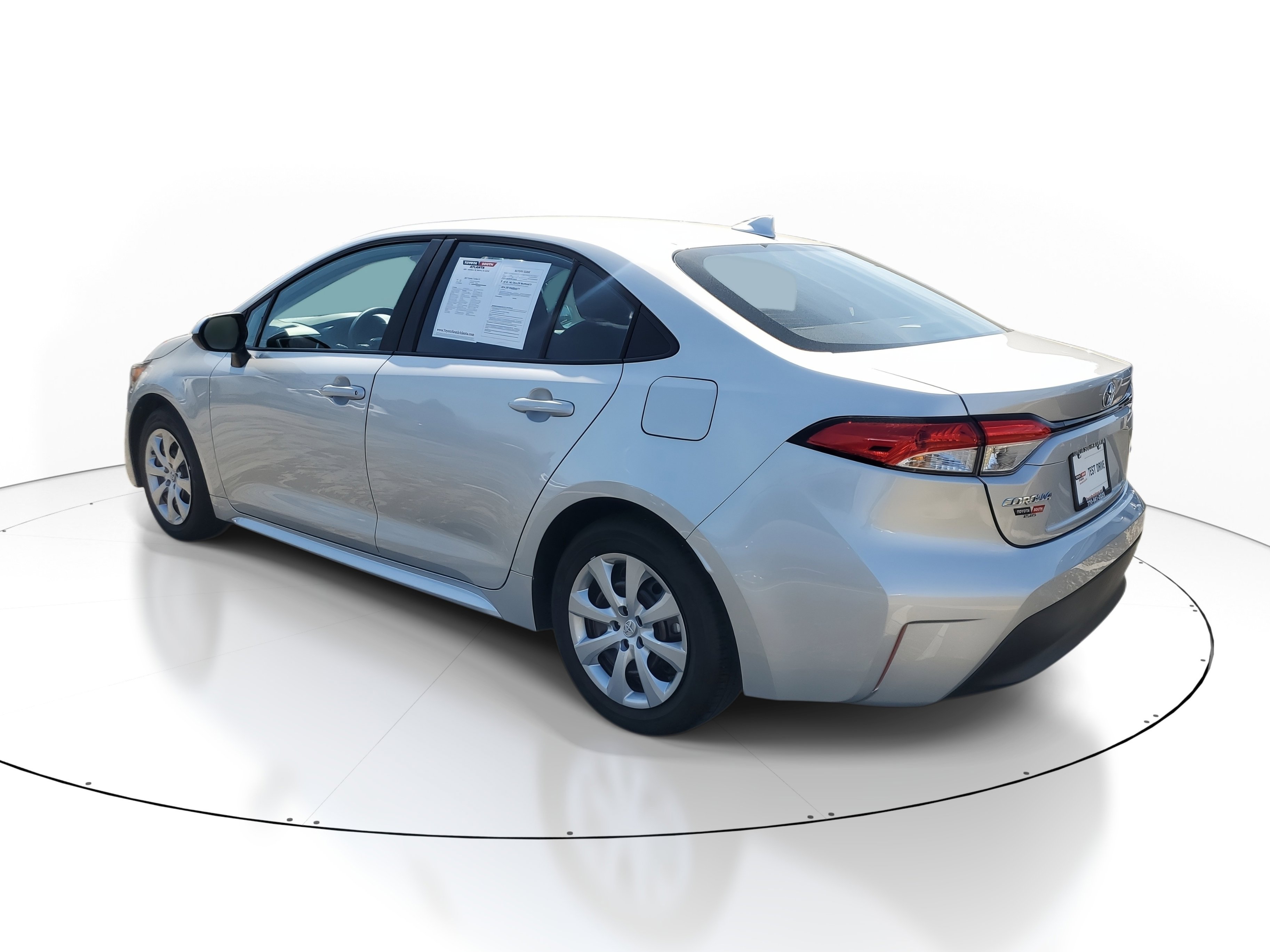 Used 2025 Toyota Corolla LE image 4