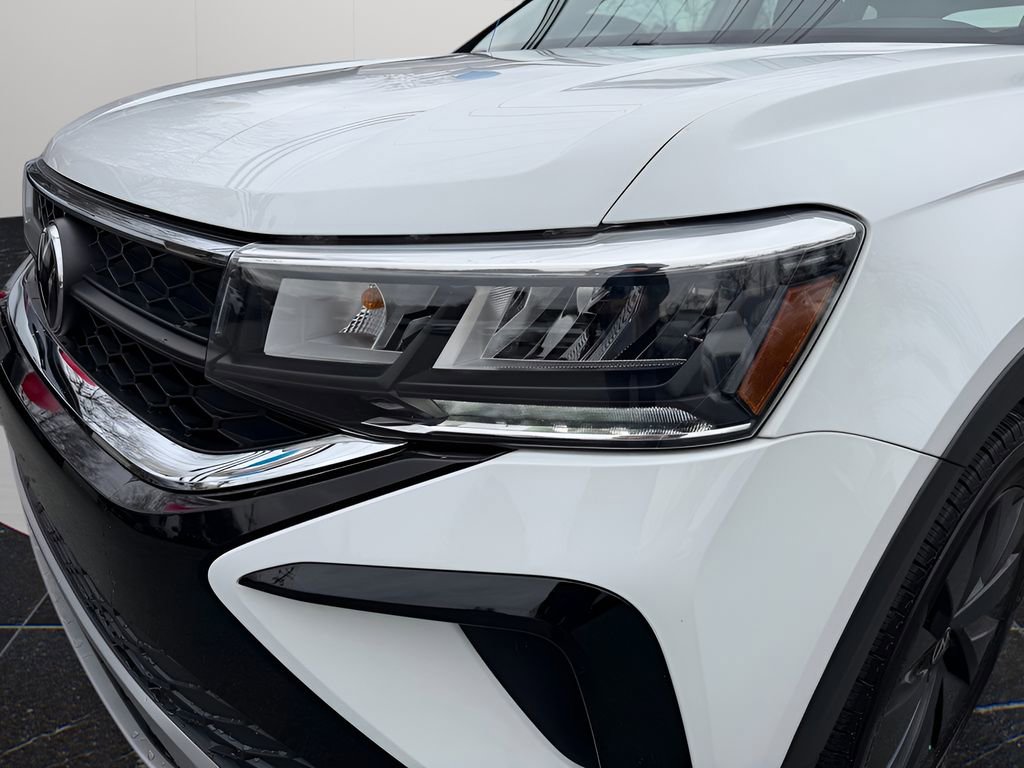 Used 2022 Volkswagen Taos S image 9