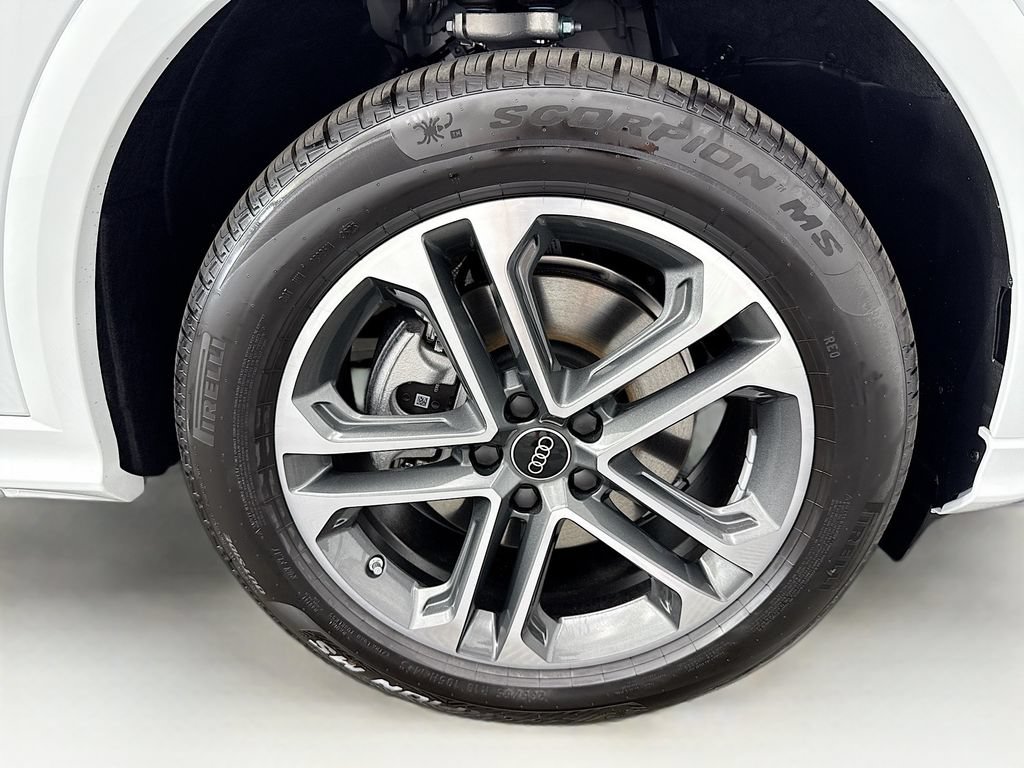 Certified 2025 Audi Q5 Premium Plus w/ Premium Plus AWD/4WD image 32