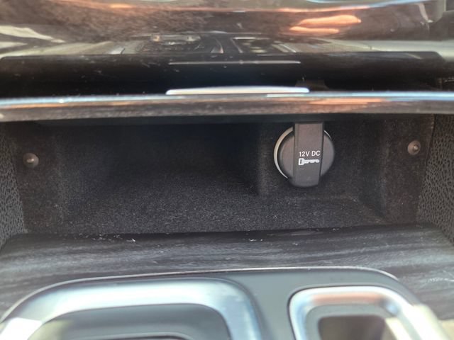 Used 2015 Chrysler 300 Limited RWD image 24
