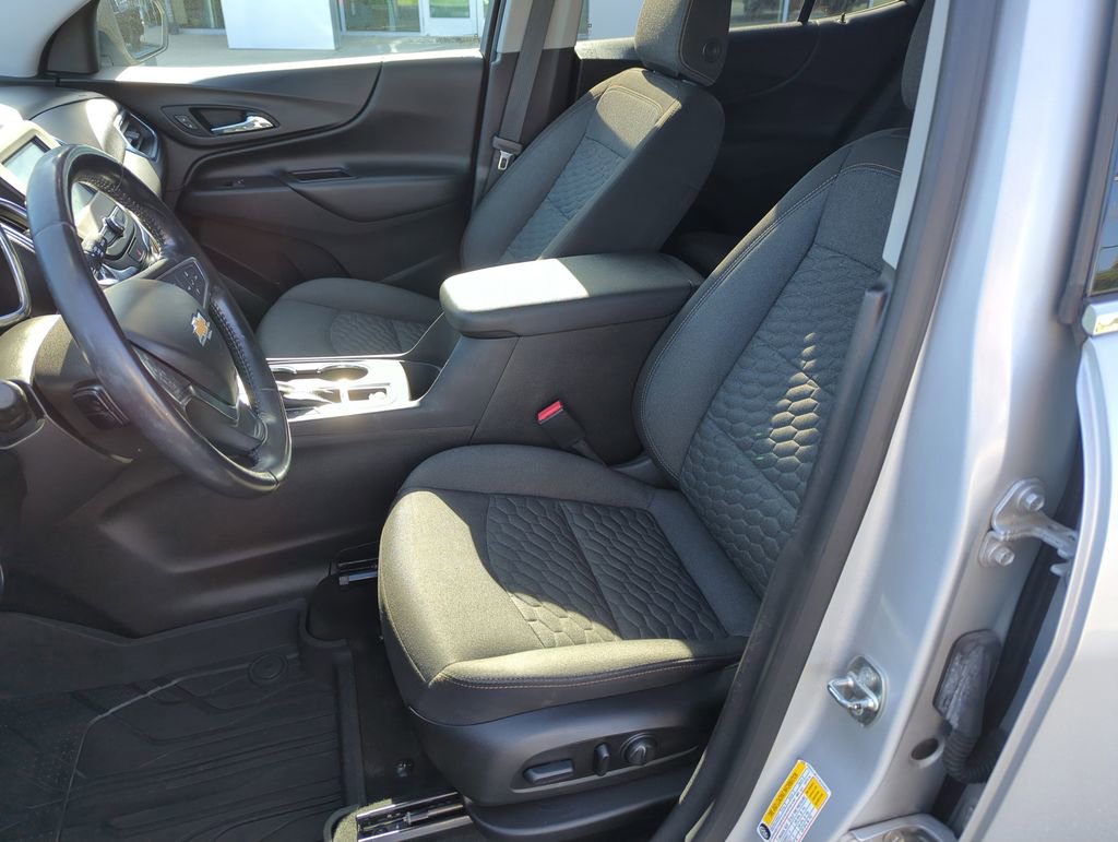 Used 2018 Chevrolet Equinox LT FWD image 12