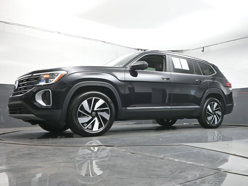 Used 2025 Volkswagen Atlas SEL image 35
