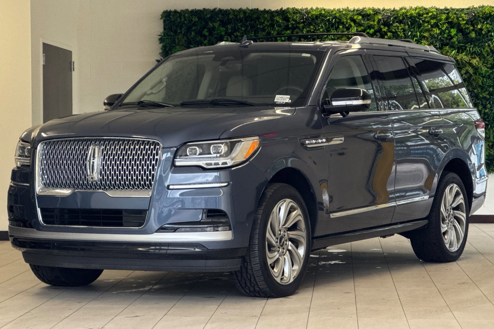 Certified 2023 Lincoln Navigator Reserve image 8