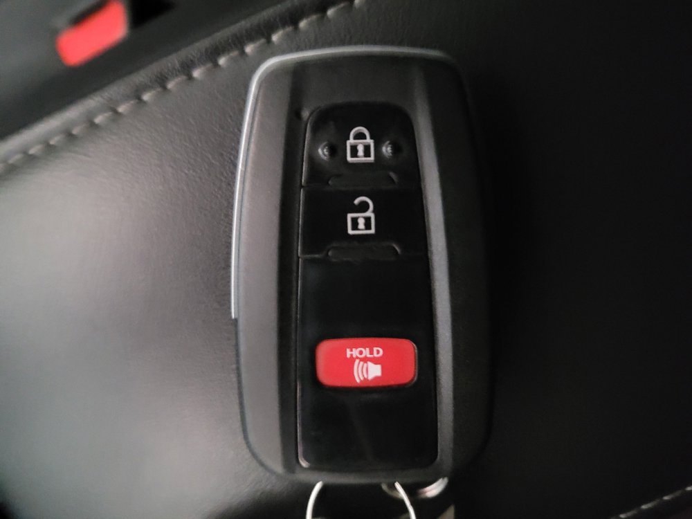 Used 2021 Toyota Corolla SE image 32