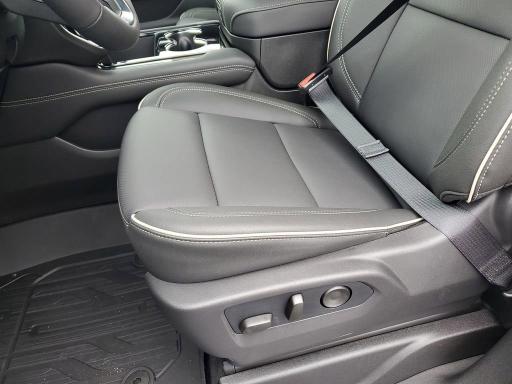 New 2026 GMC Yukon Elevation w/ LPO, Floor Liner Package image 18
