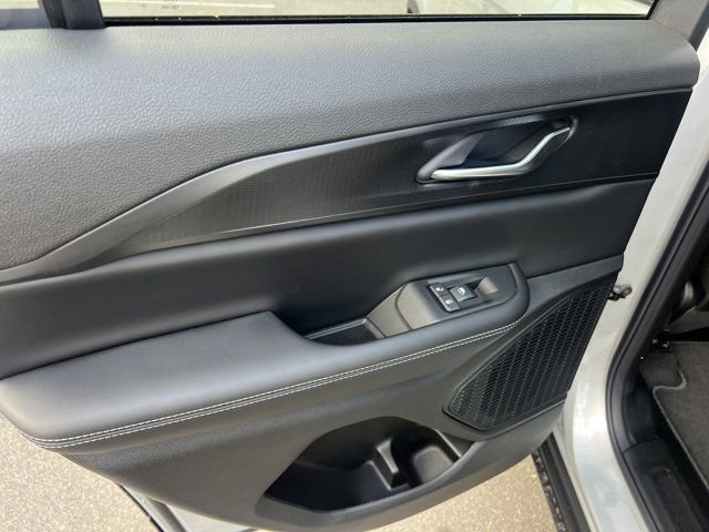 New 2025 Jeep Grand Cherokee Laredo image 15