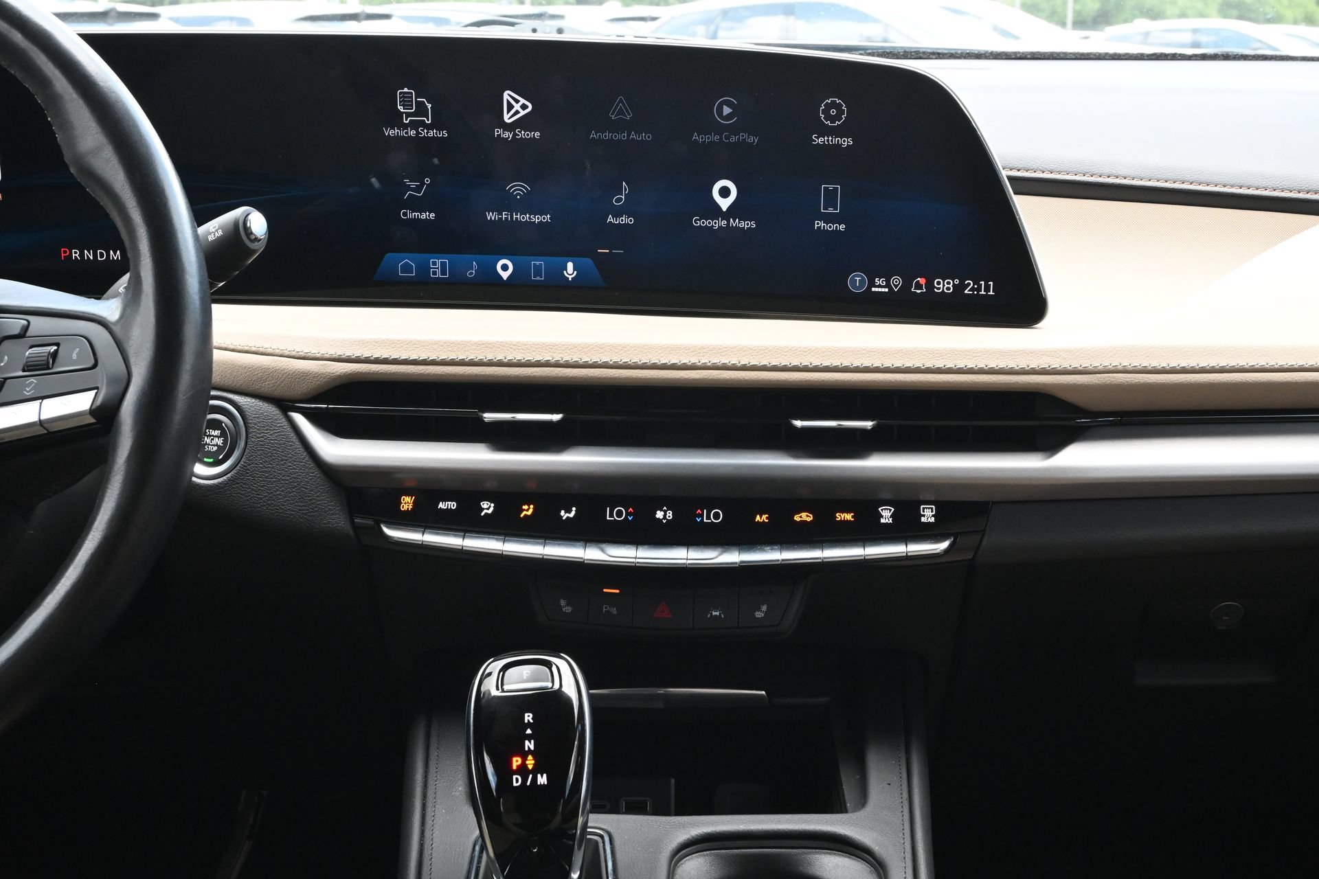 Used 2024 Cadillac XT4 Luxury w/ Cold Weather Package FWD image 13