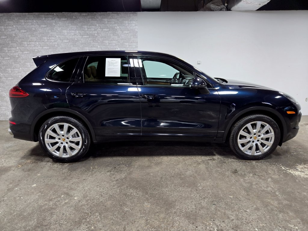 Used 2017 Porsche Cayenne S AWD/4WD image 3