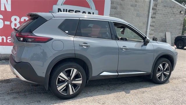 Used 2022 Nissan Rogue SL w/ SL Premium Package image 4
